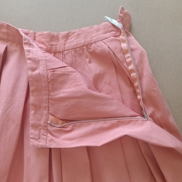❤HOST PICK!❤ Majestic brand peach skirt w/box pleats Vintage size petite S - Picture 4 of 9